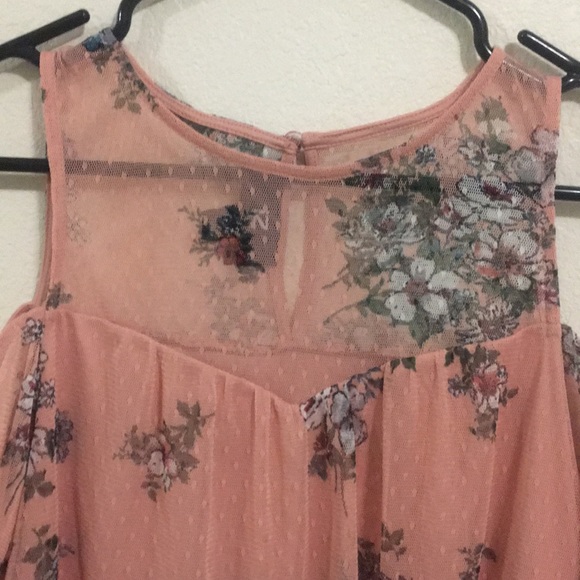 NWT IZ Byer Floral Cold Shoulder Top - Picture 4 of 6